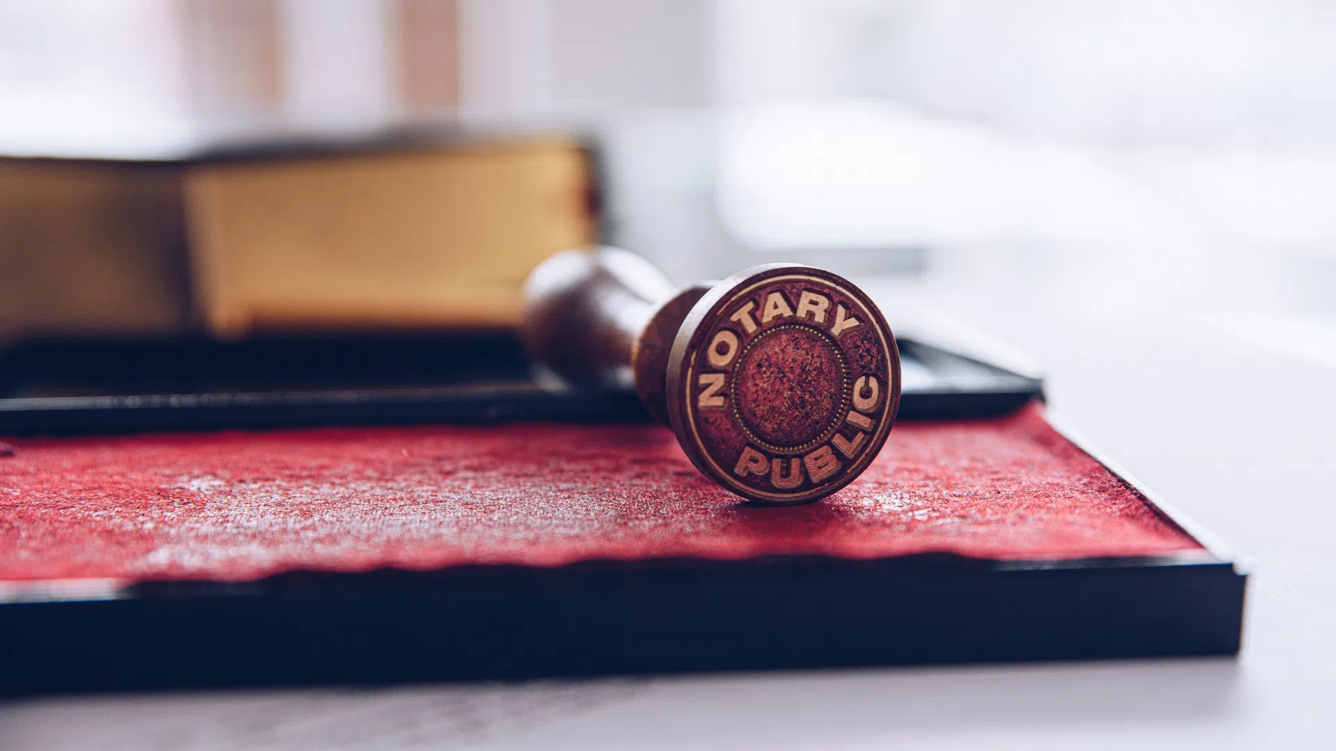 Manage Essential Paperwork Efficiently With Mobile Notary Assistance at Home